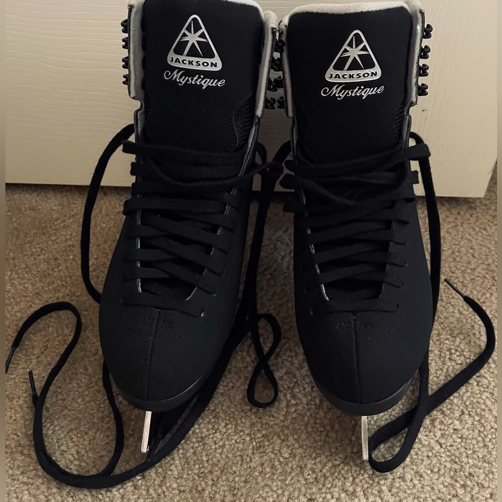 Jackson Mystique Black Ice Skates
